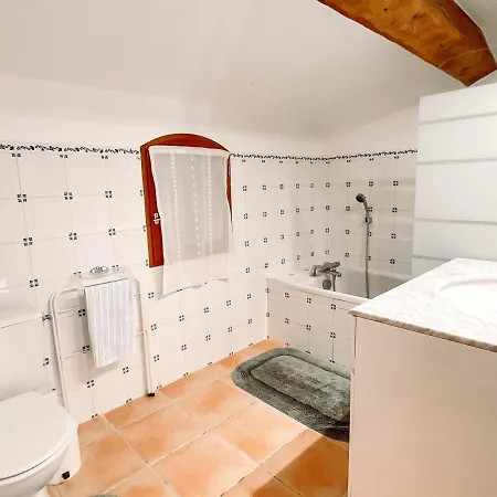 Holiday home Maisonnette Dans La Colline,port D'alon & Calanque
