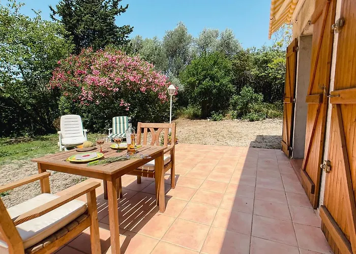 Maisonnette Dans La Colline,port D'alon & Calanque Nyaraló